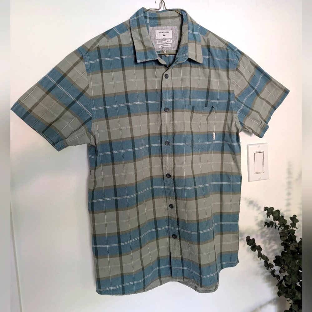 O'Neill 100% Cotton Modern Fit Medium Plaid Short Sleeve Button Down Shirt